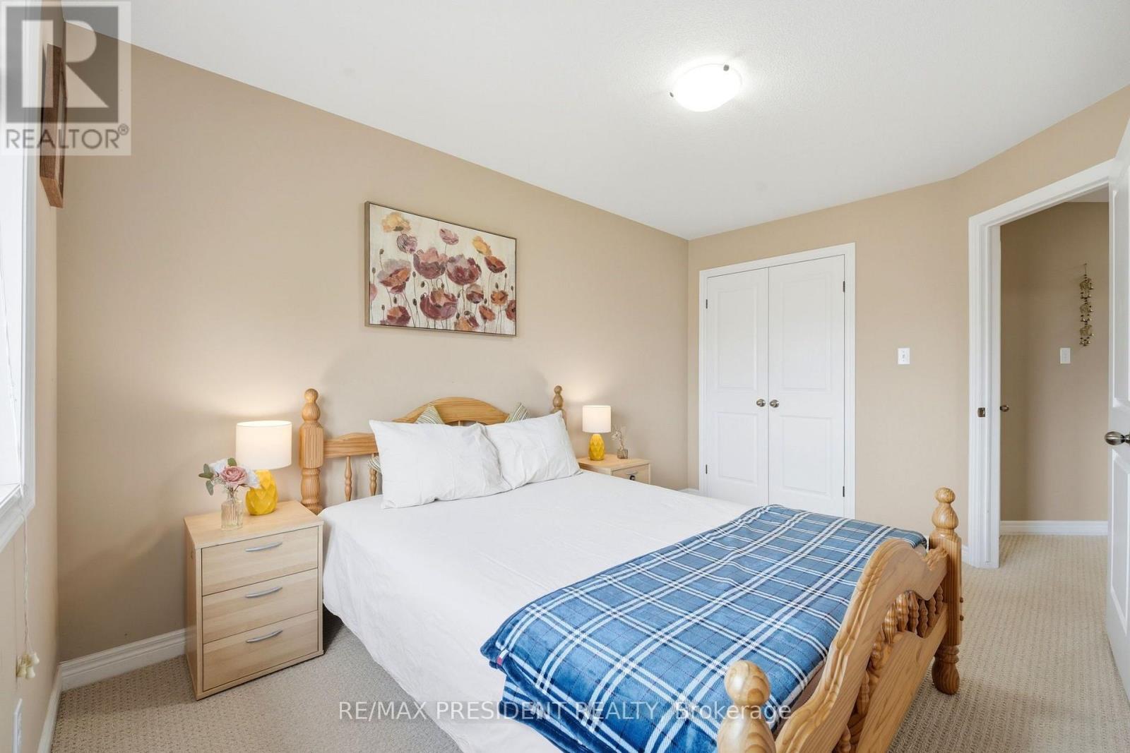 #23 45 SEABREEZE CRESCENT - 23
