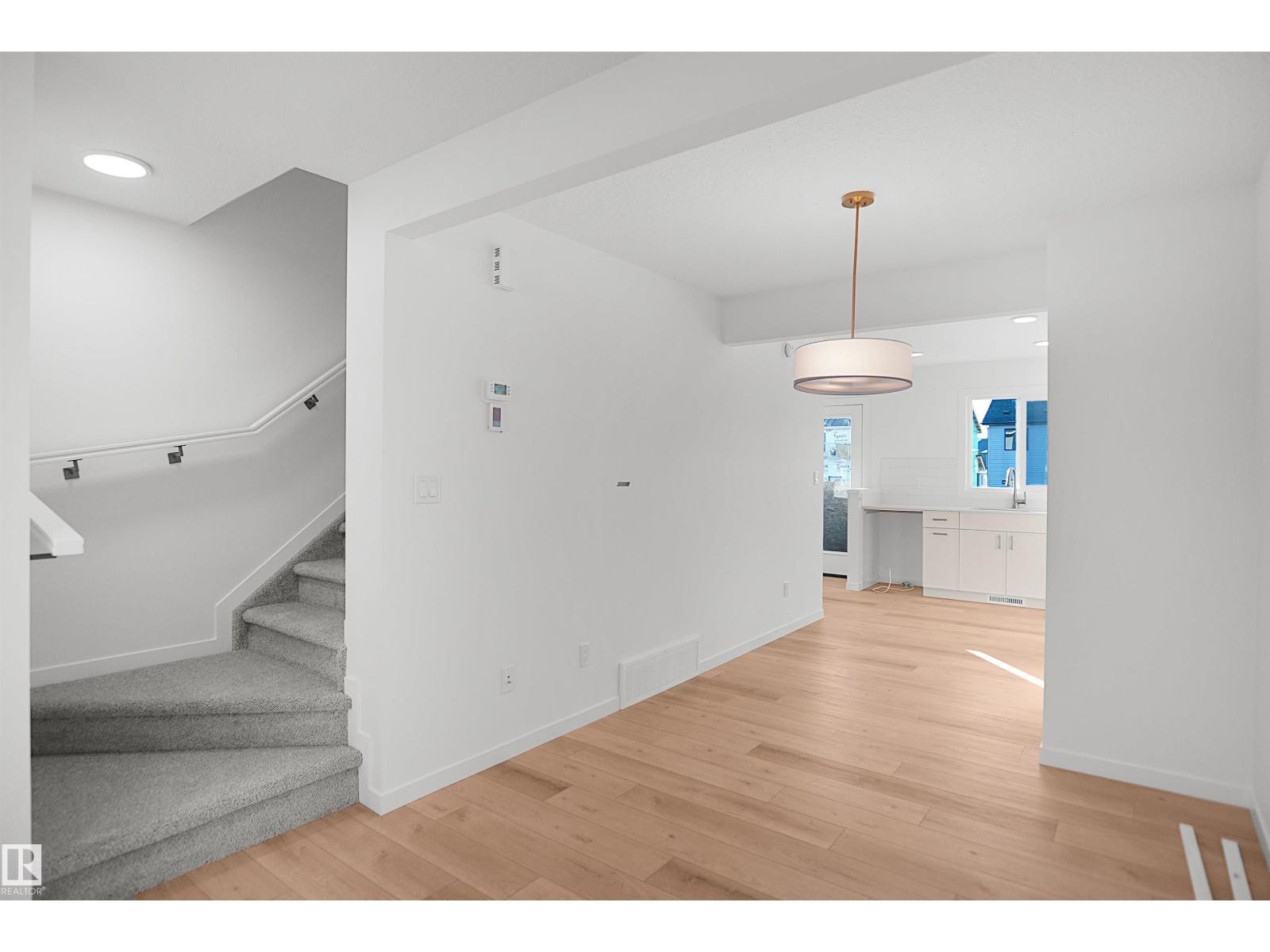1324 9 St NW photo 5 — MLS® E4485718