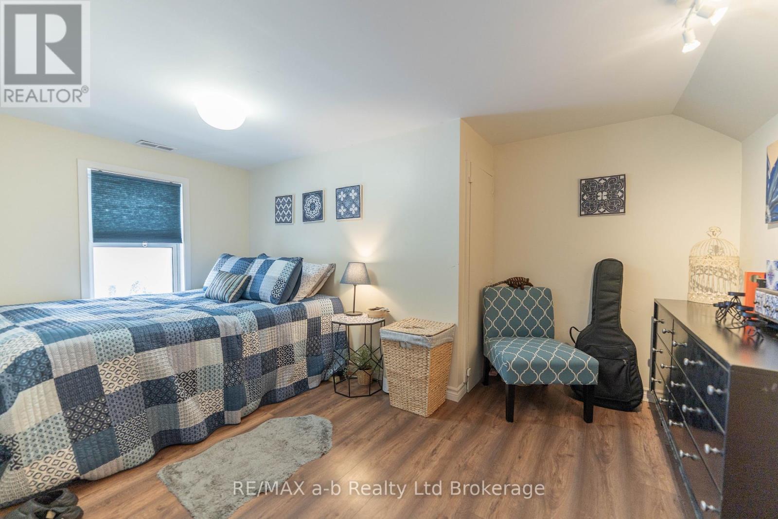 13 POTTERS ROAD N - Image 31