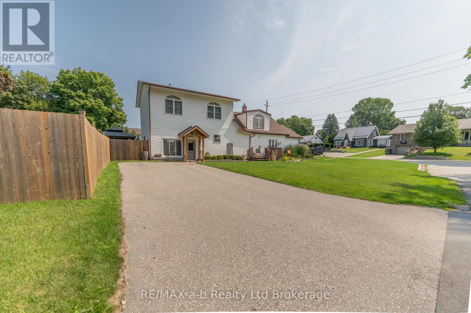 13 POTTERS ROAD N - Image 38