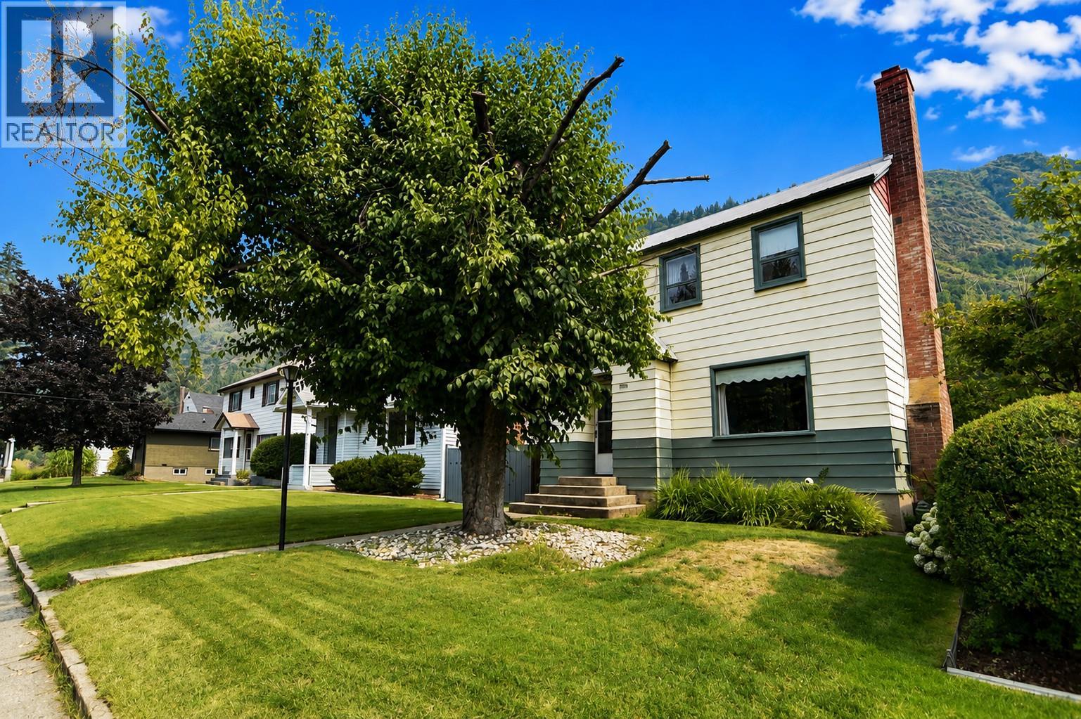 1141 Columbia Avenue - 3