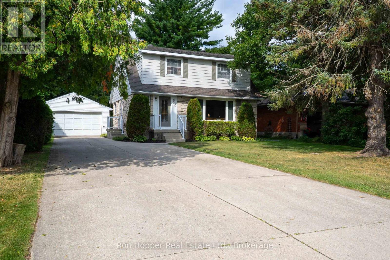 680 6TH AVENUE W - Image 34