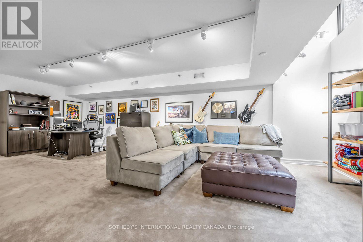 #A10 142 PEARS AVENUE - Image 25