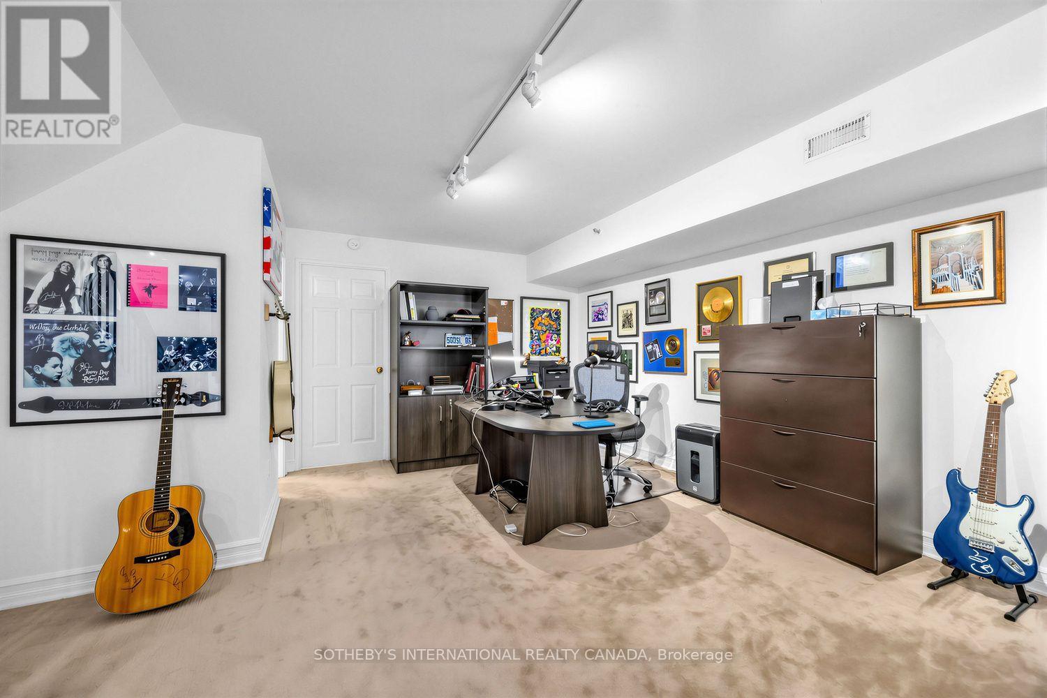 #A10 142 PEARS AVENUE - Image 26