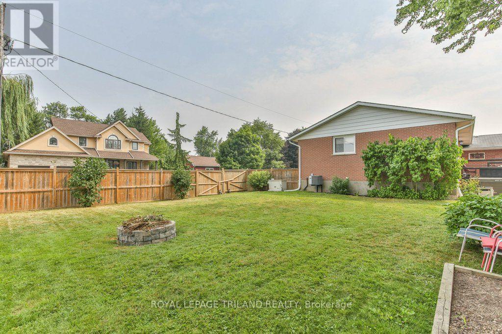 425 QUEEN STREET - 43