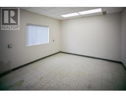 5 Front Street W, Strathroy Caradoc, ON N7G1X5 Photo 12