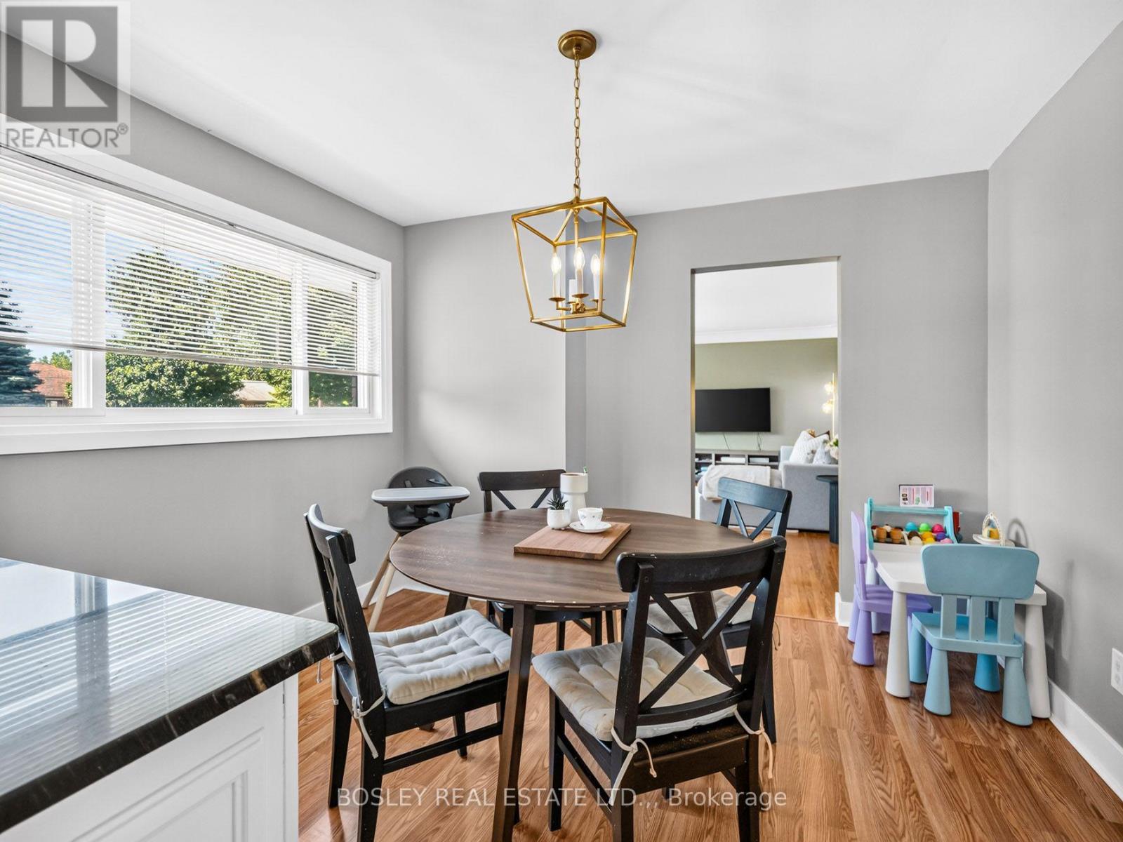 42 LINDEL CRESCENT - 8