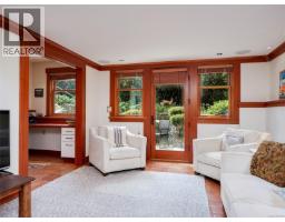 1043 St. Patrick St, Oak Bay, BC V8S4Y2 Photo 30