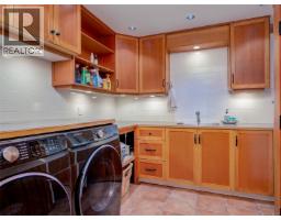 1043 St. Patrick St, Oak Bay, BC V8S4Y2 Photo 36