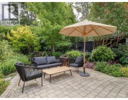 1043 St. Patrick St, Oak Bay, BC V8S4Y2 Photo 39
