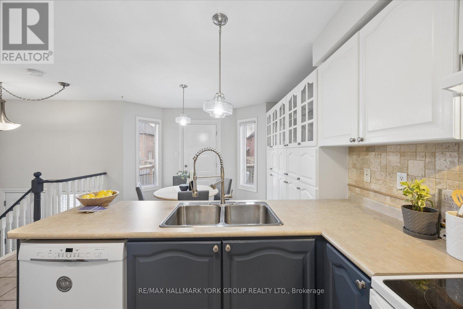 74 WRENDALE CRESCENT - 17