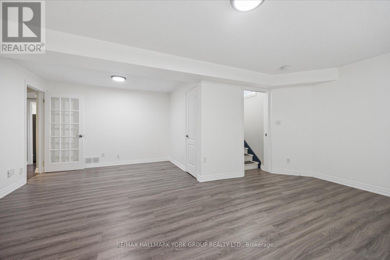 74 WRENDALE CRESCENT - 32