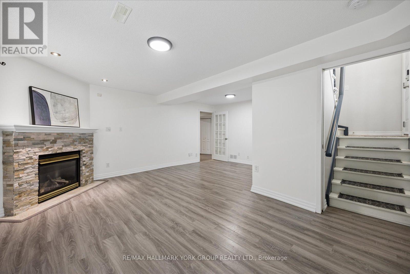 74 WRENDALE CRESCENT - 33