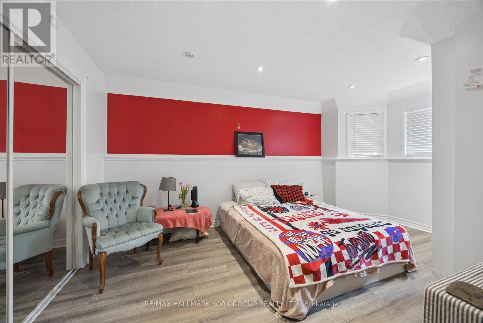 74 WRENDALE CRESCENT - 43