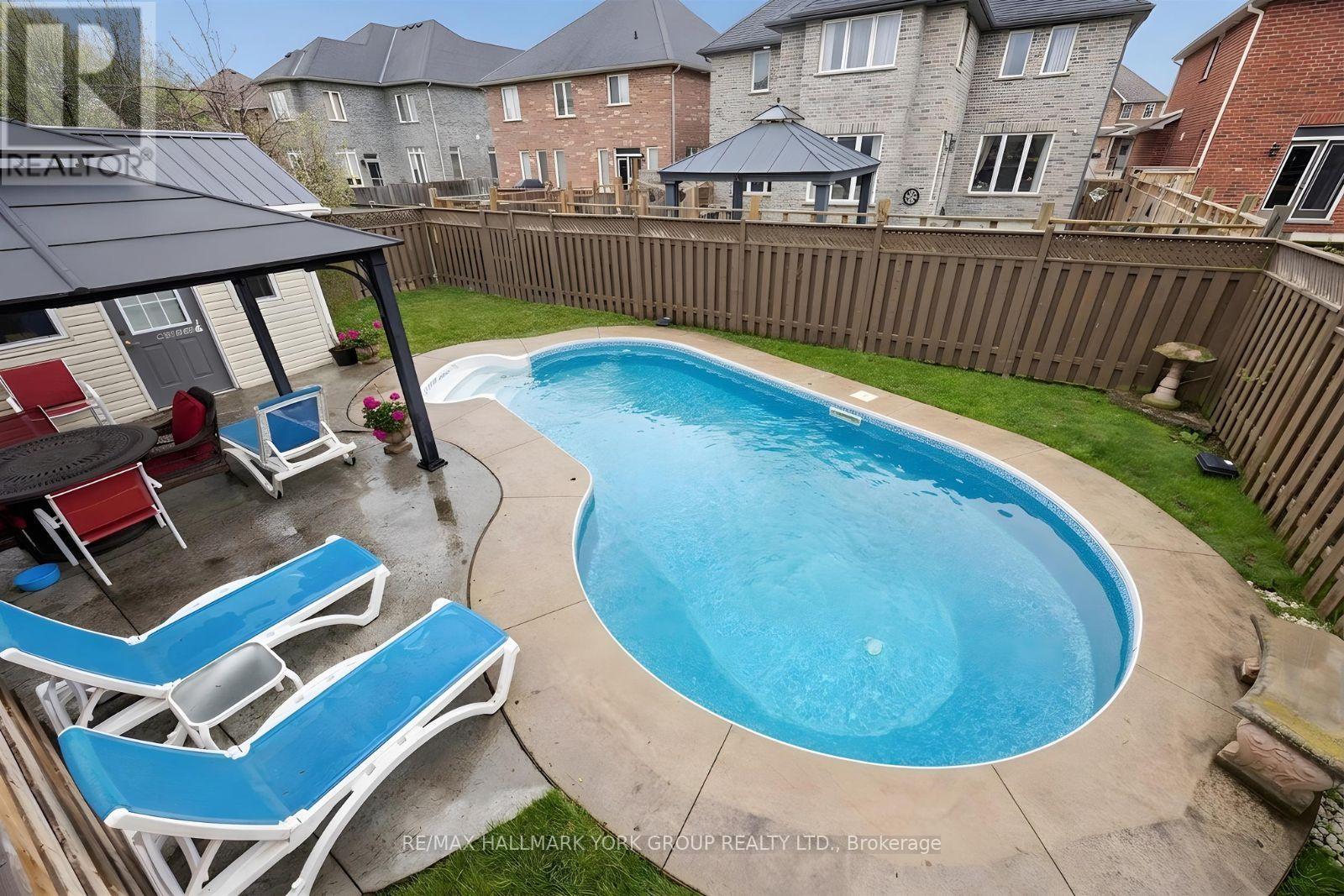 74 WRENDALE CRESCENT - 45