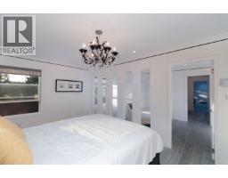 5530 Greenleaf Road, West Vancouver, BC V7W1N6 Photo 13