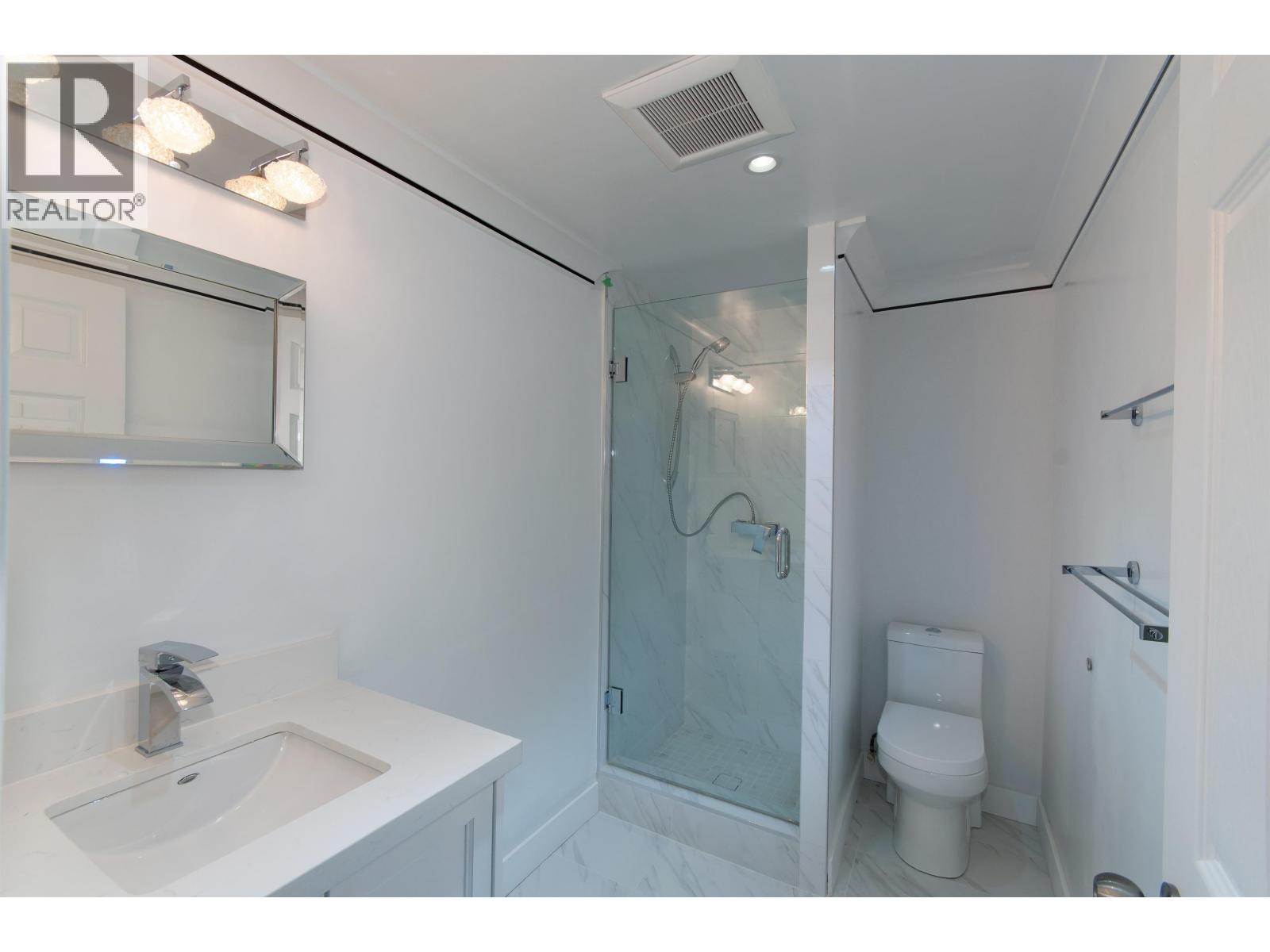 5530 GREENLEAF ROAD, West Vancouver