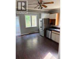 Full bathroom - 626 Hendry Street, Trail, BC V1R3J3 Photo 6