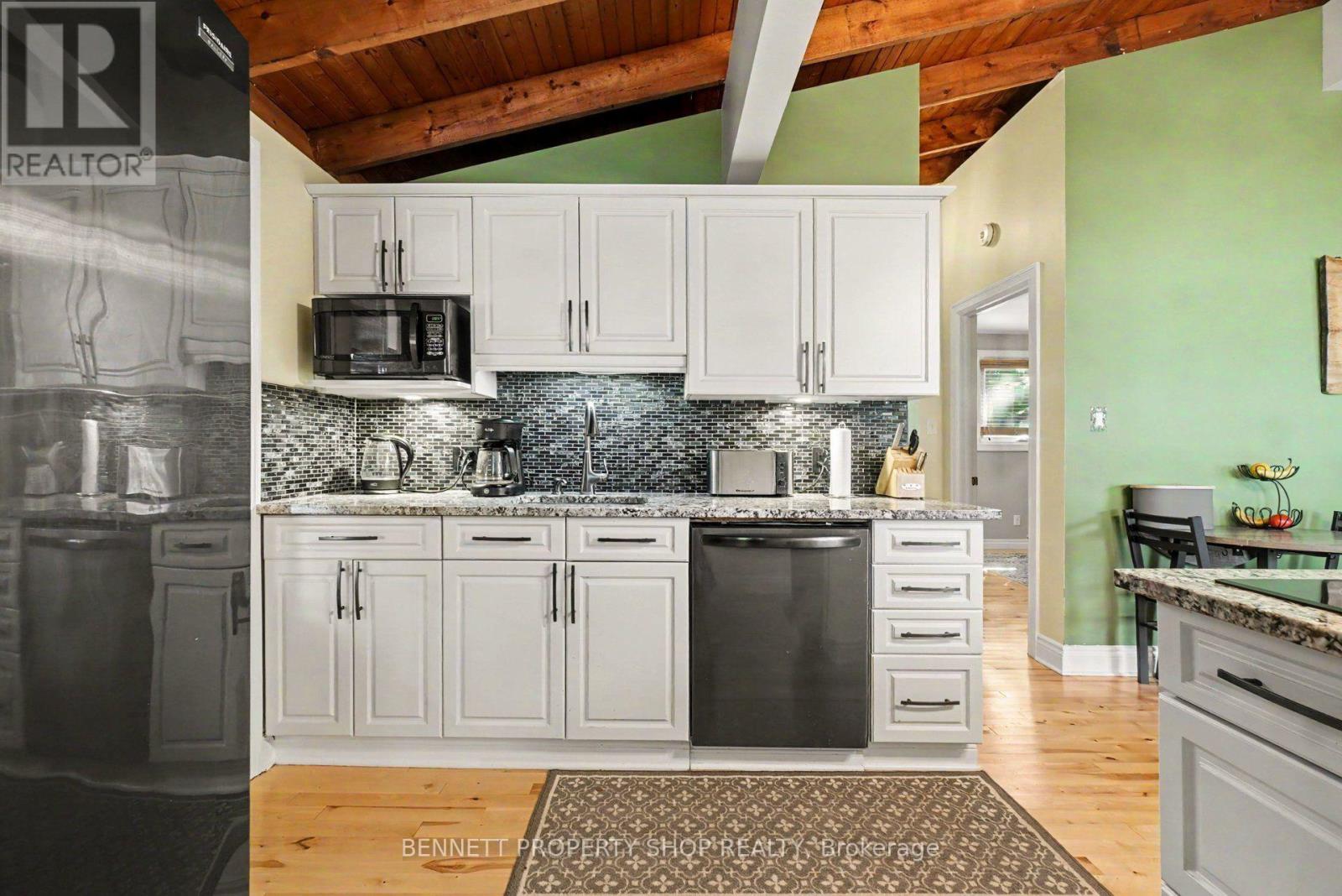 3 Bed, 3 Bath House for Sale in Ottawa – 4240 ARMITAGE AVENUE, Ottawa – MLS# X13684208 - Image 8
