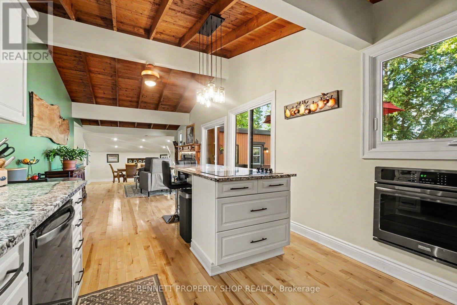 3 Bed, 3 Bath House for Sale in Ottawa – 4240 ARMITAGE AVENUE, Ottawa – MLS# X13684208 - Image 9
