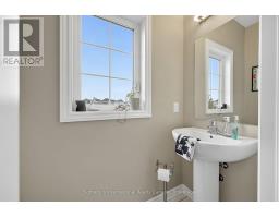 270 Springfield Crescent, Clearview, ON L0M1S0 Photo 23