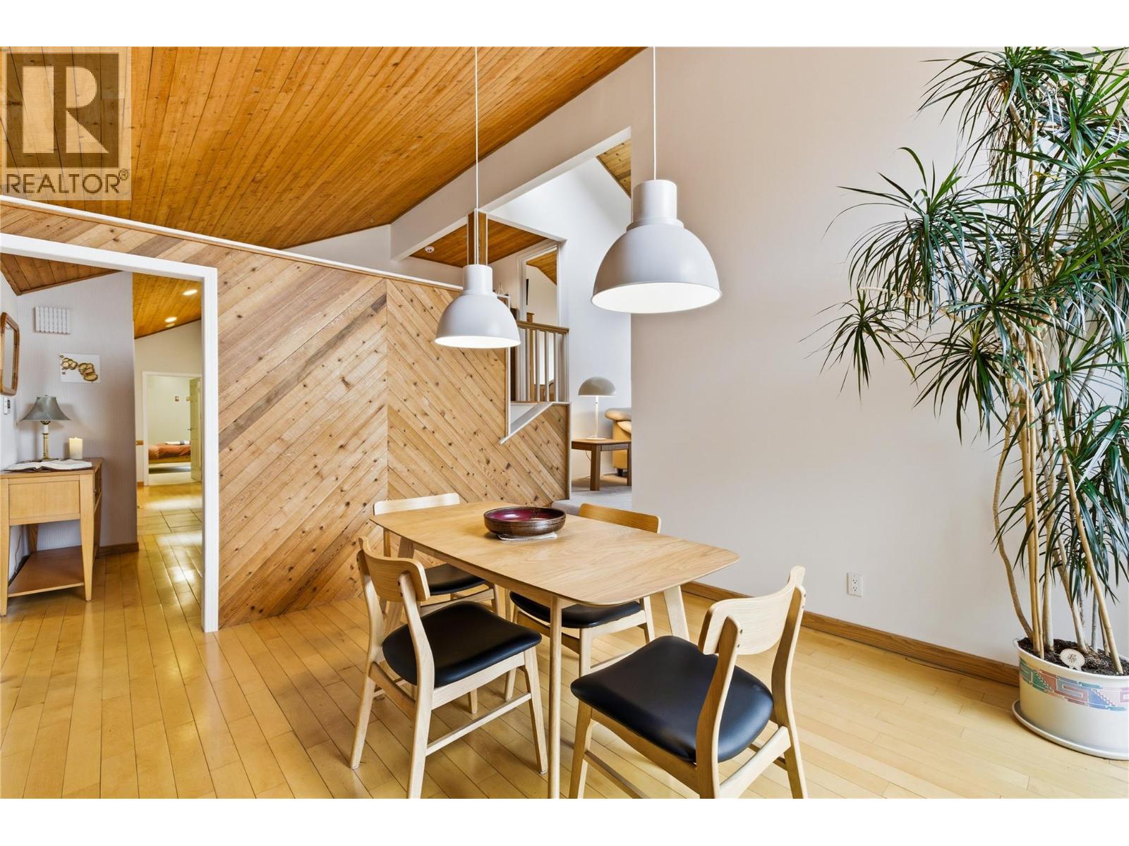  324 Clifton Road North, Kelowna
