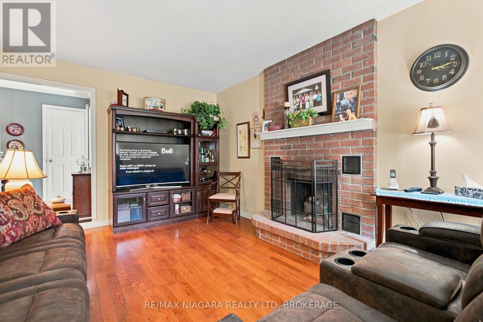 50 BARBICAN TRAIL - Image 9
