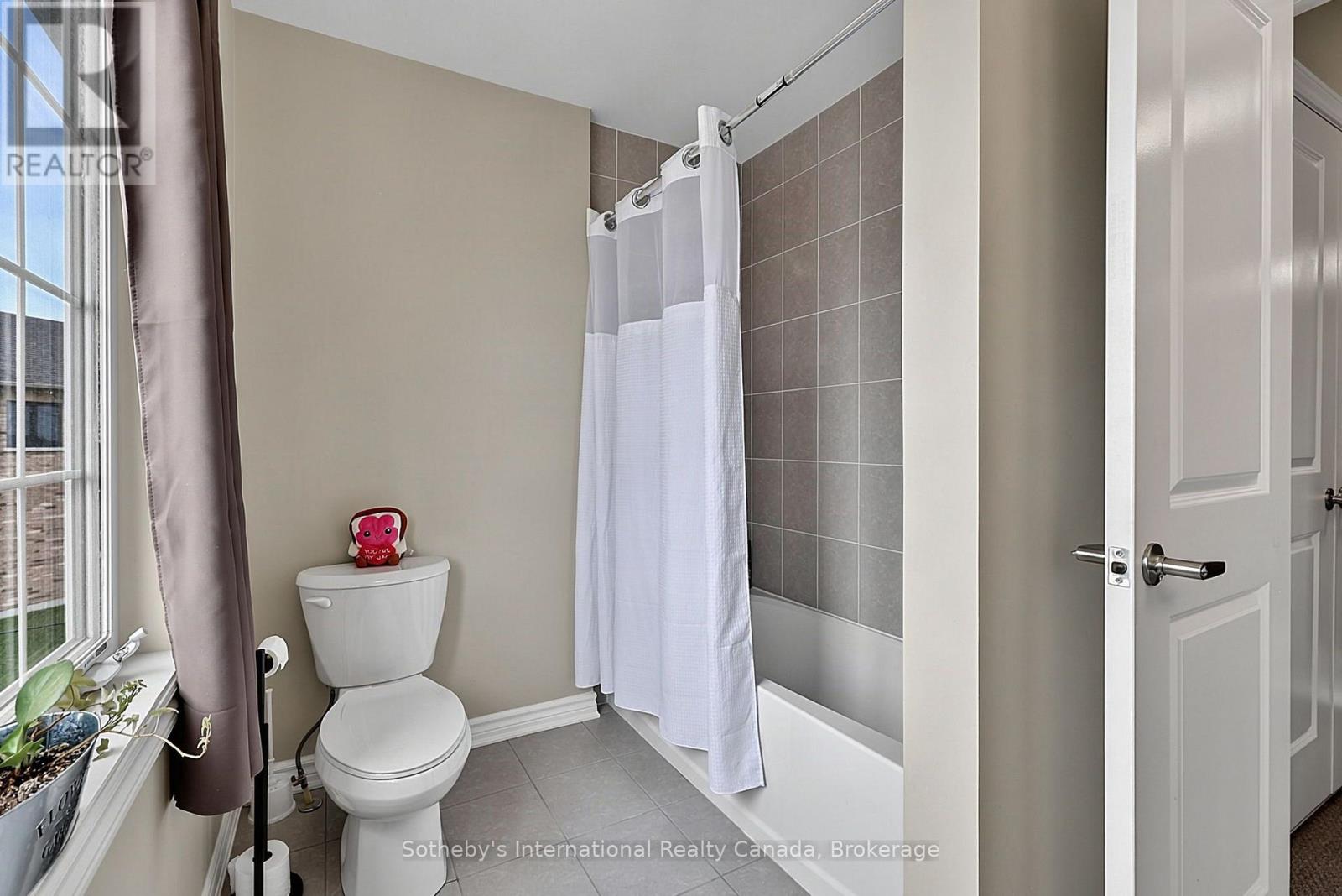 270 SPRINGFIELD CRESCENT - Image 34