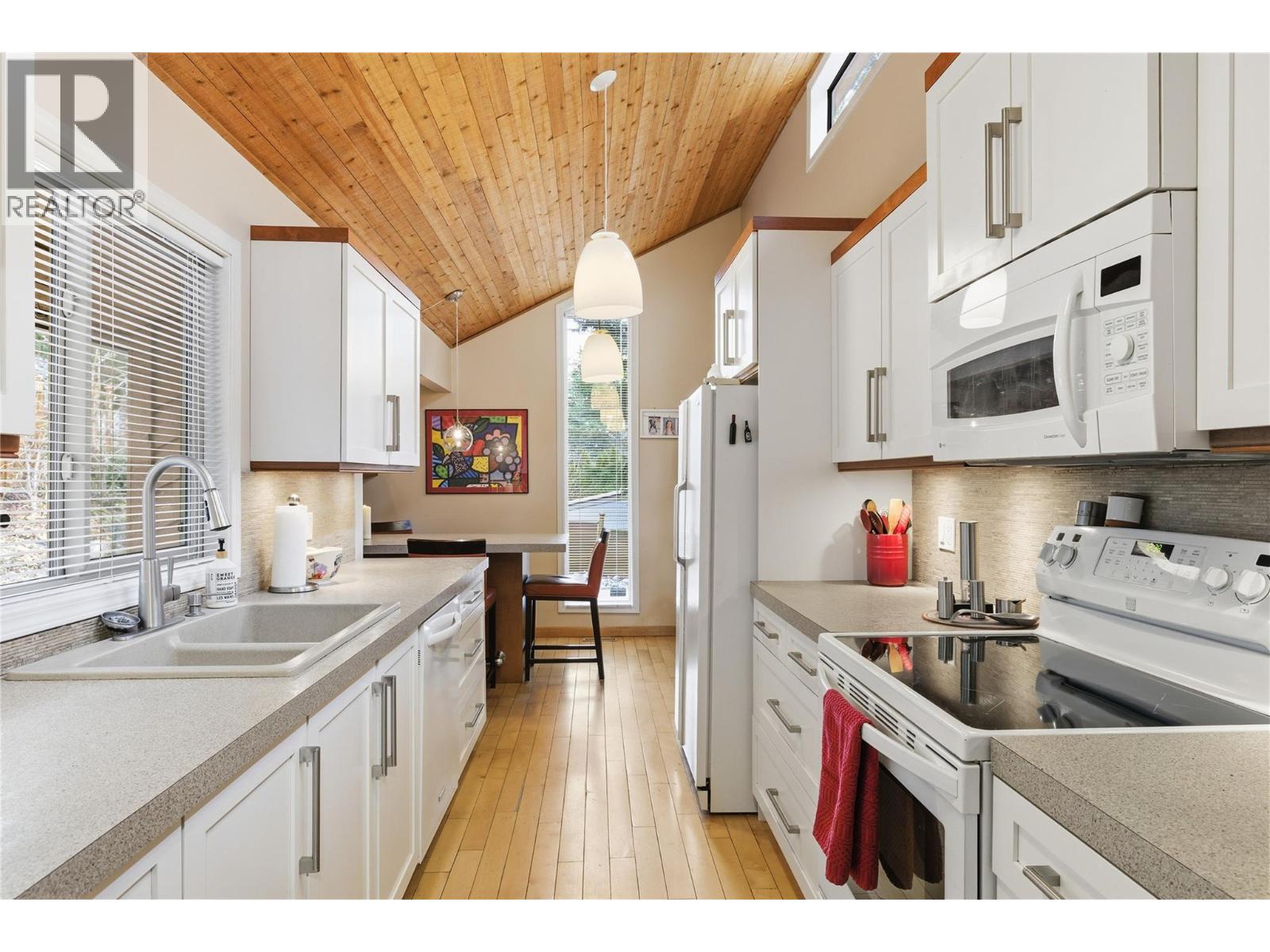  324 Clifton Road North, Kelowna