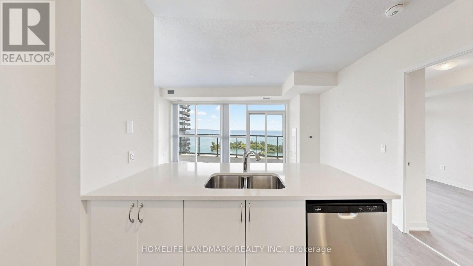#2702 38 ANNIE CRAIG DRIVE - 12