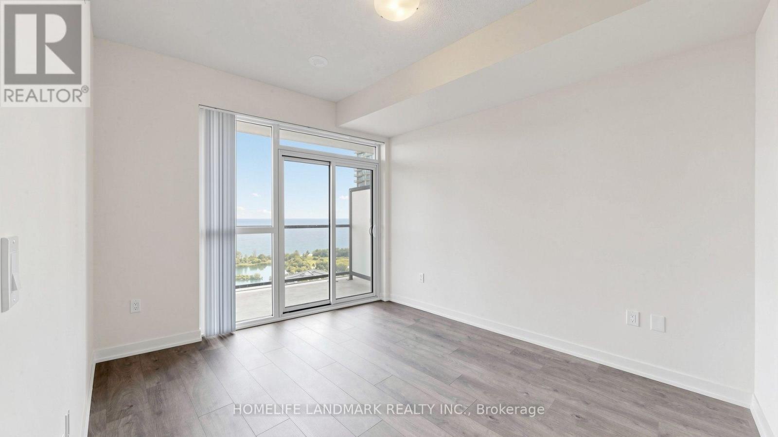 #2702 38 ANNIE CRAIG DRIVE - 13