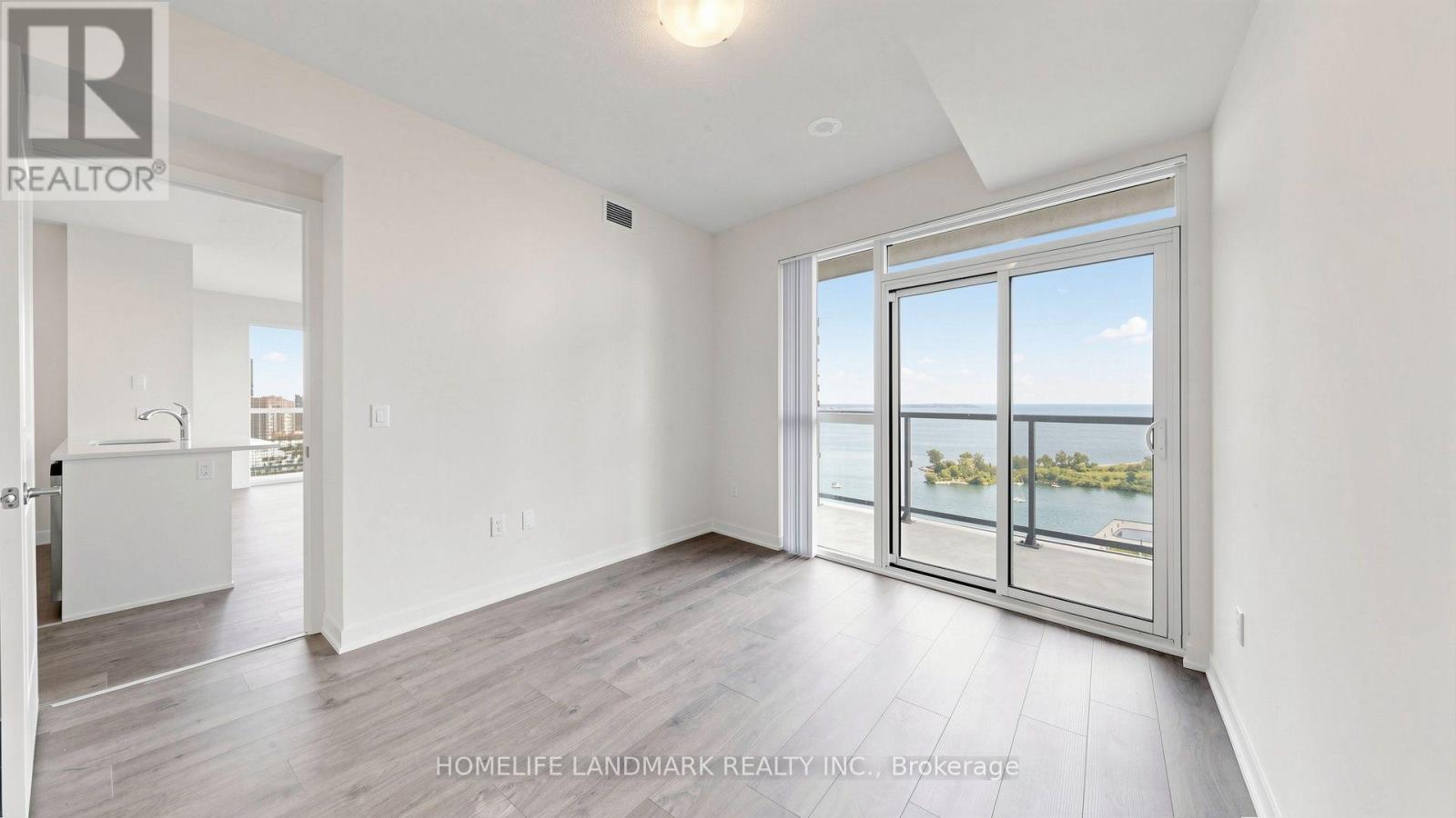 #2702 38 ANNIE CRAIG DRIVE - 16