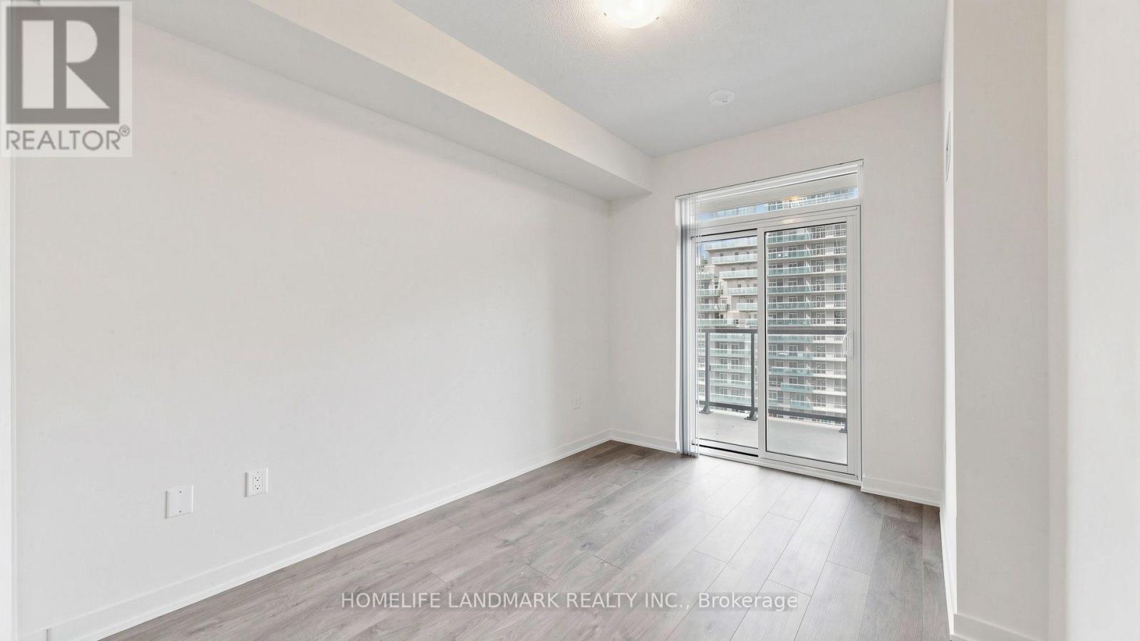 #2702 38 ANNIE CRAIG DRIVE - 21