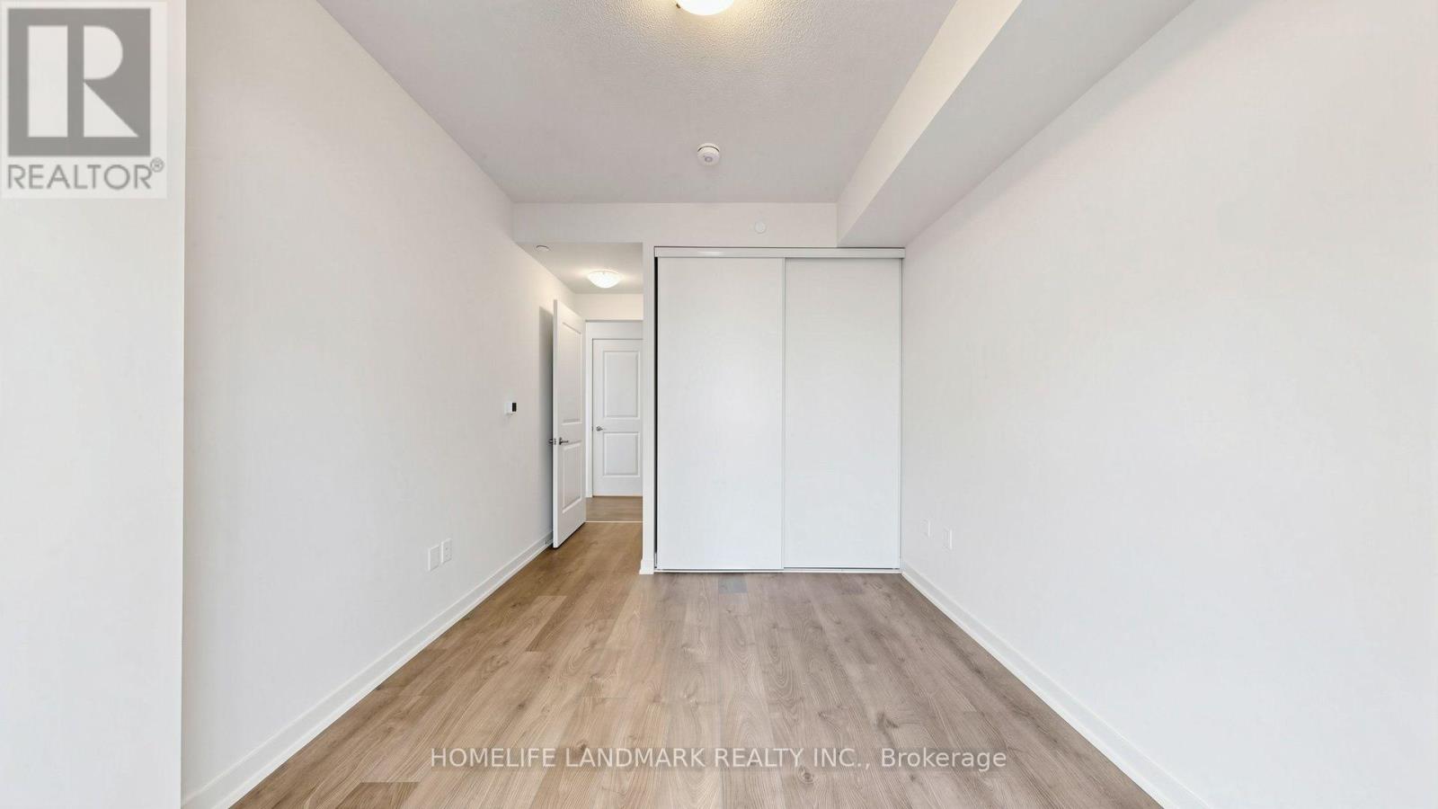 #2702 38 ANNIE CRAIG DRIVE - 24