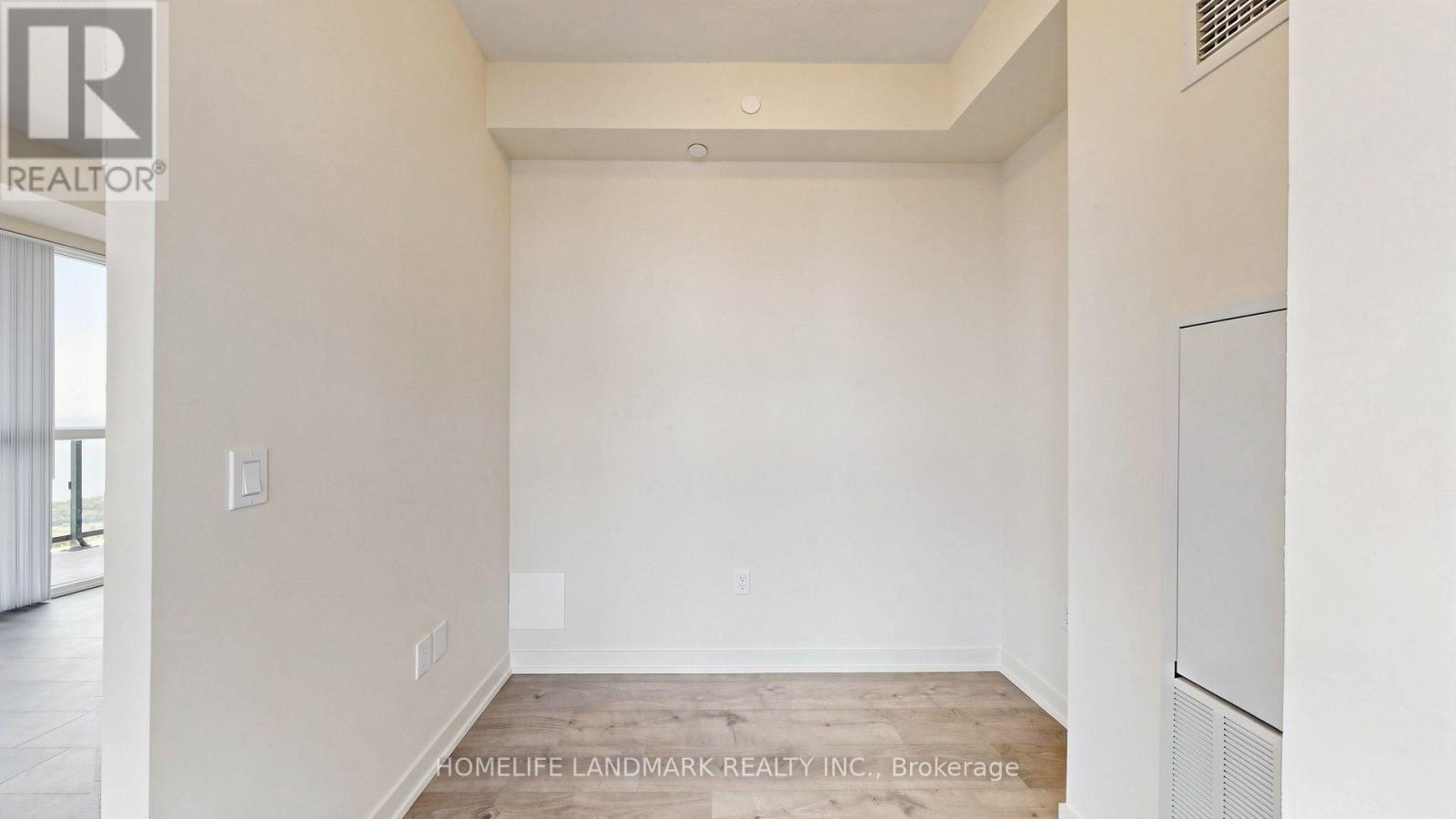 #2702 38 ANNIE CRAIG DRIVE - Image 26