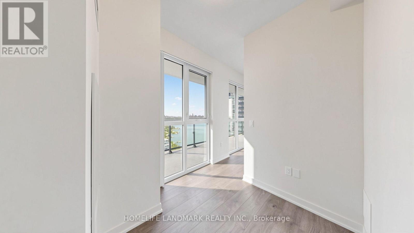 #2702 38 ANNIE CRAIG DRIVE - Image 27