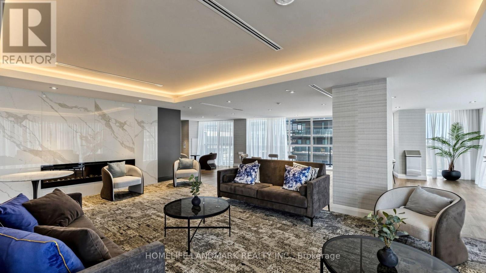 #2702 38 ANNIE CRAIG DRIVE - 43