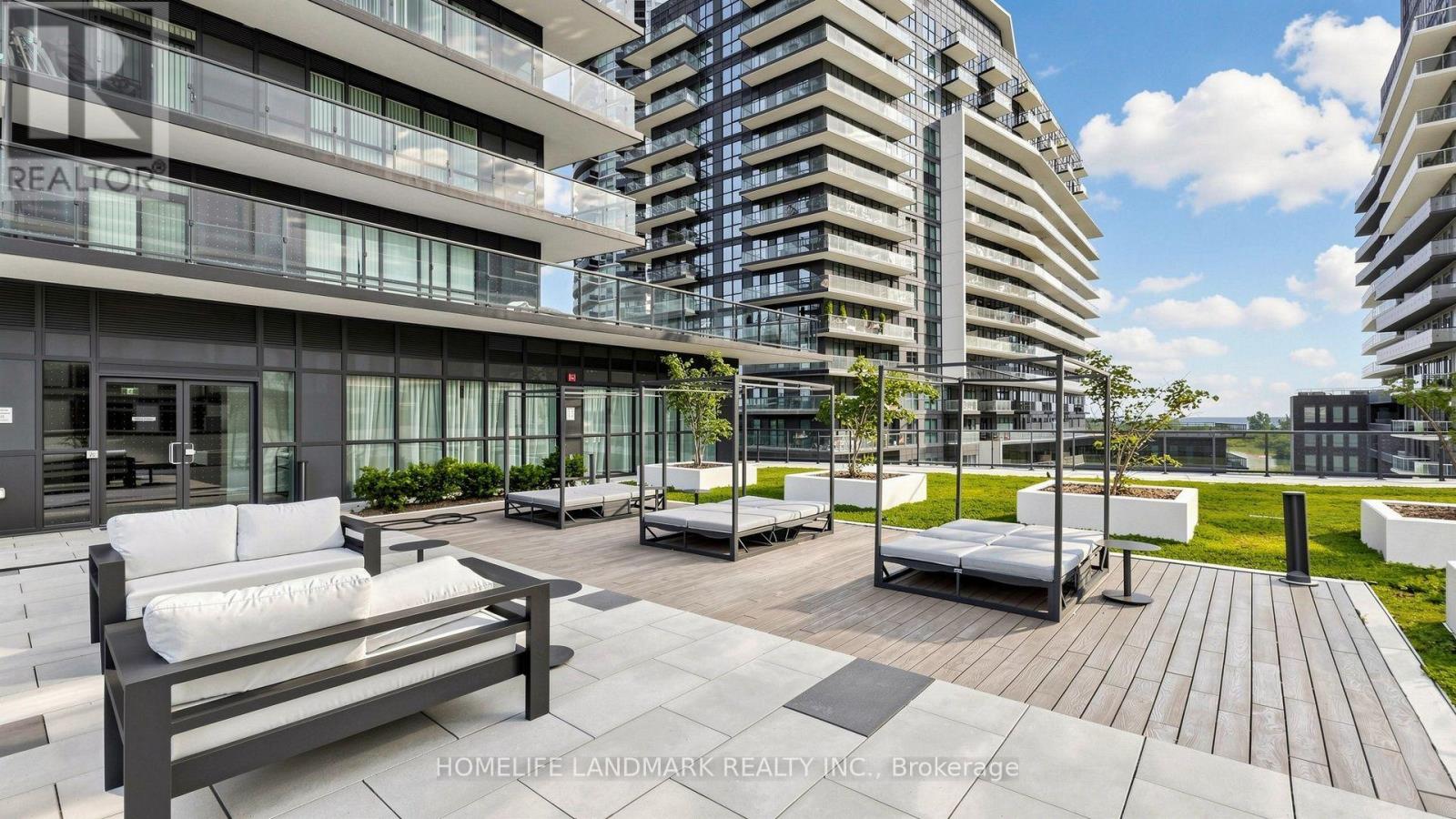 #2702 38 ANNIE CRAIG DRIVE - 50