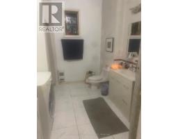 Rear Main Floor Loft - 3126 Dundas Street W, Toronto, ON M6P2A1 Photo 12