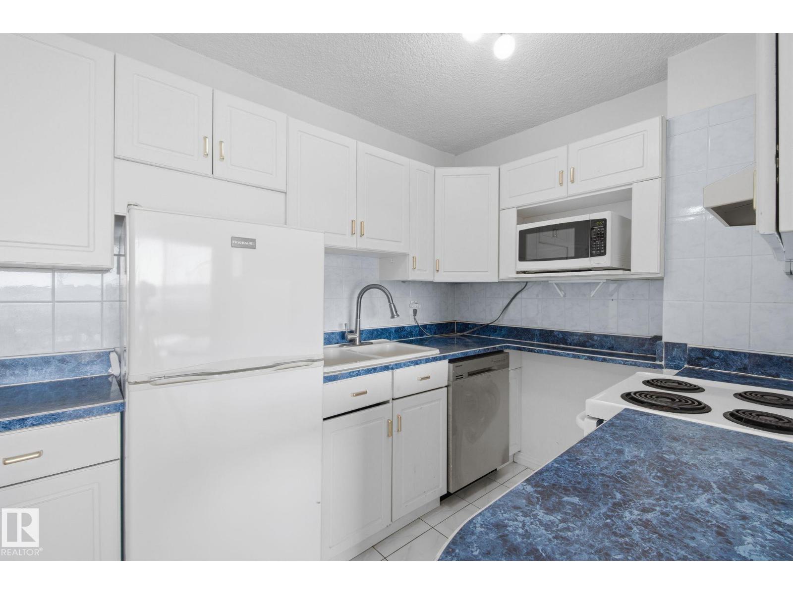 #1413 13910 STONY PLAIN RD NW - Image 44