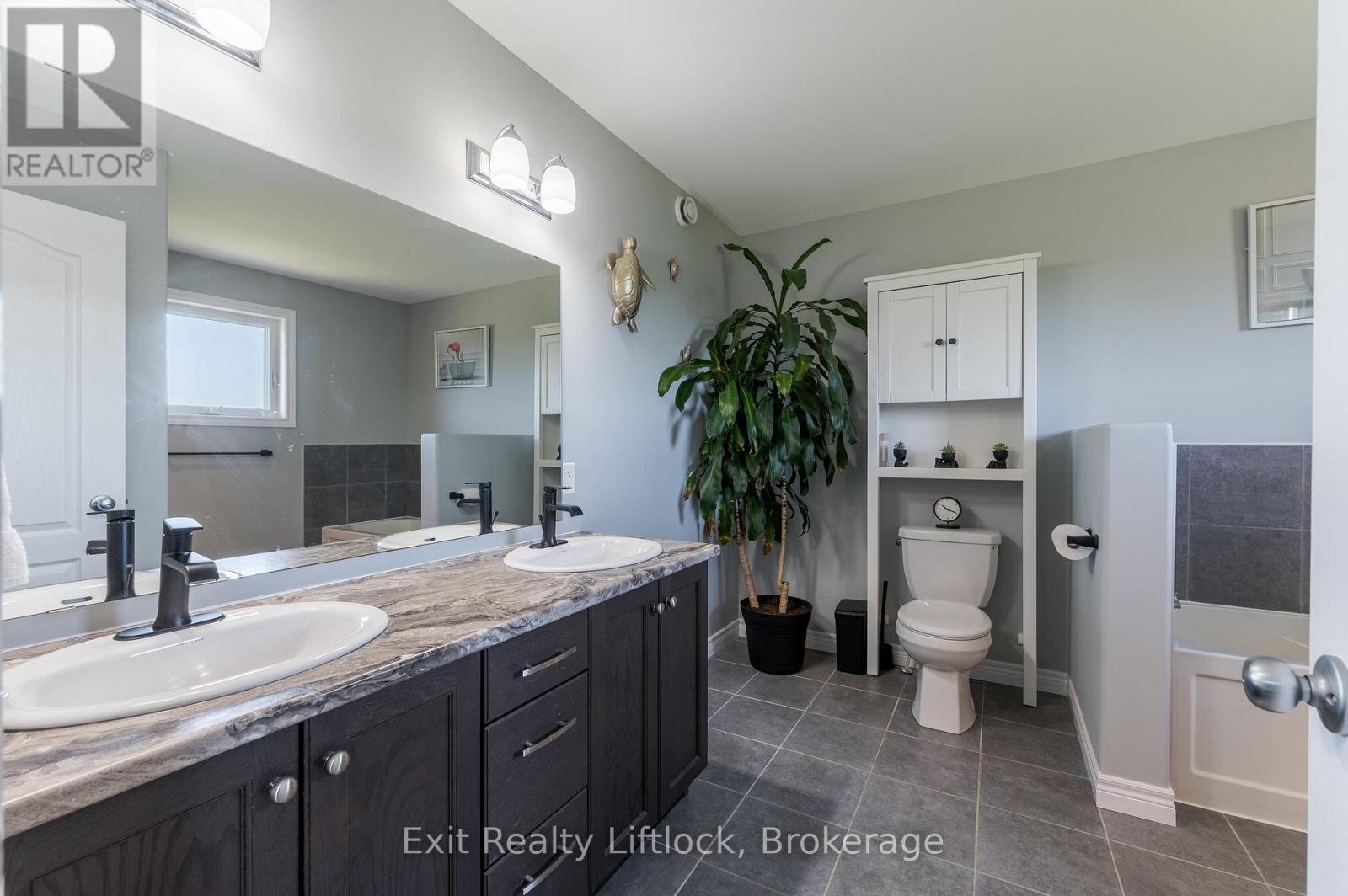 11 DARRELL DRAIN CRESCENT - 29