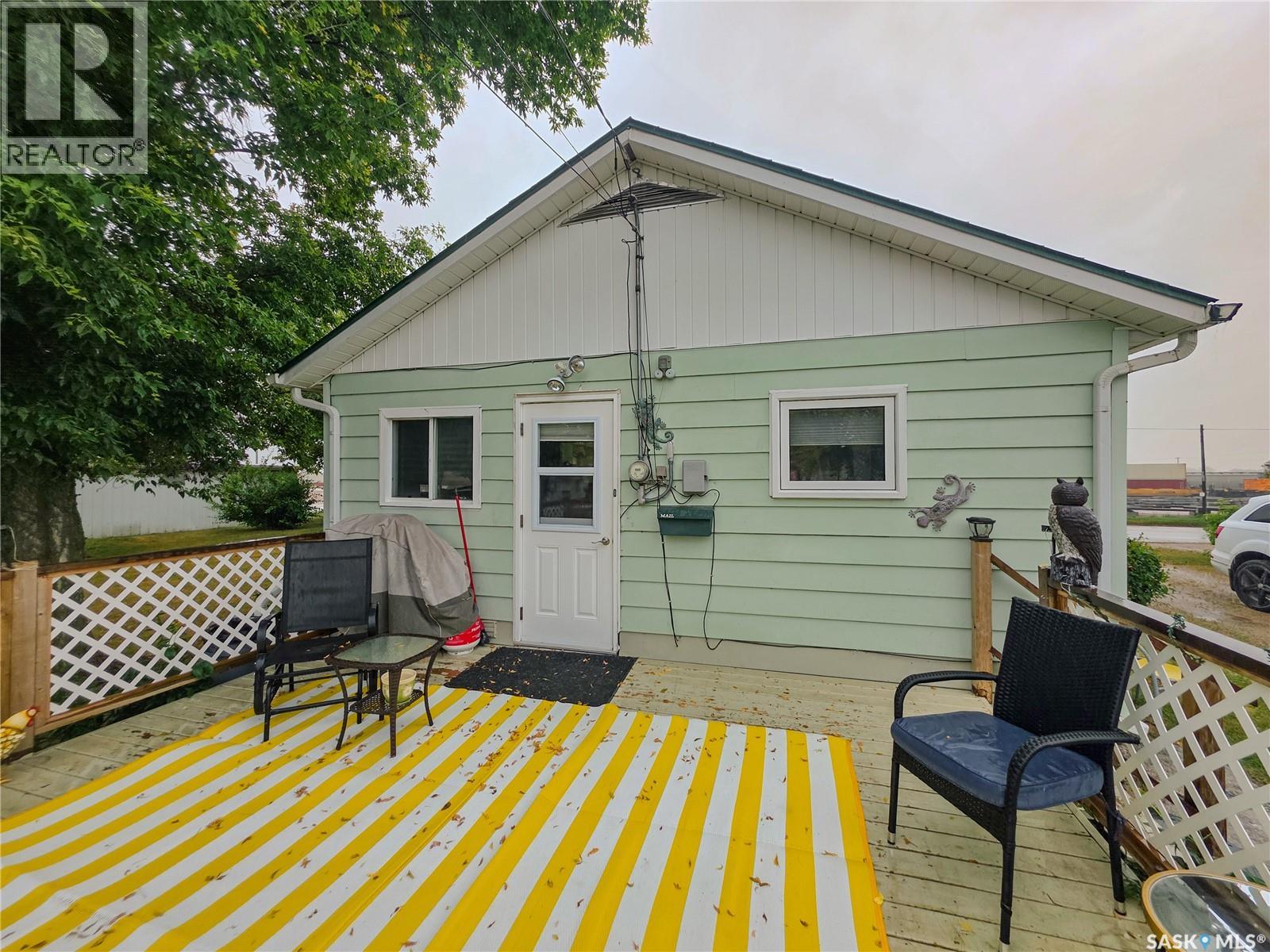 424 1st AVENUE E - Image 8