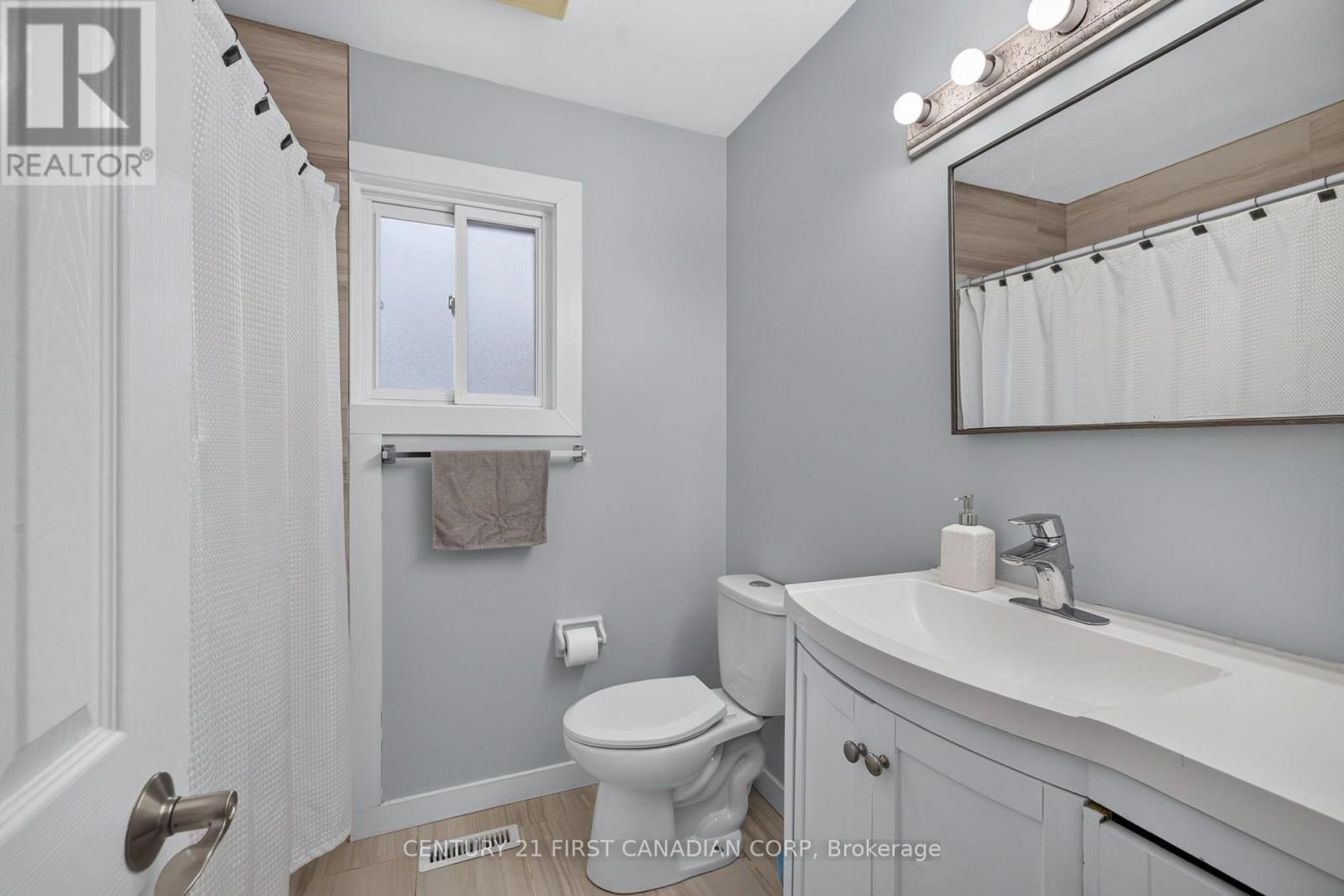 14 KRISTINA CRESCENT - Image 32
