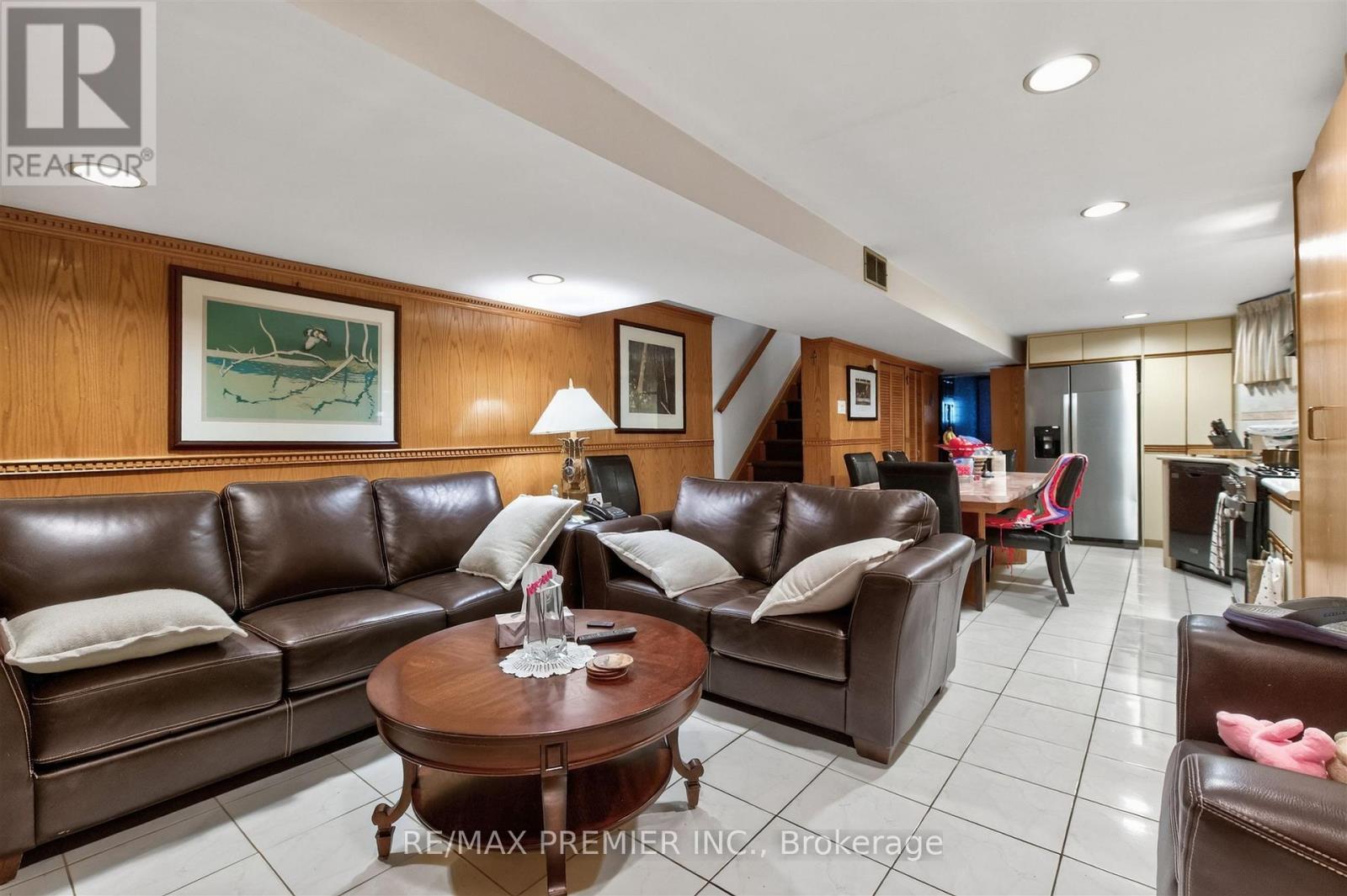 553 GREENWOOD AVENUE - Image 34