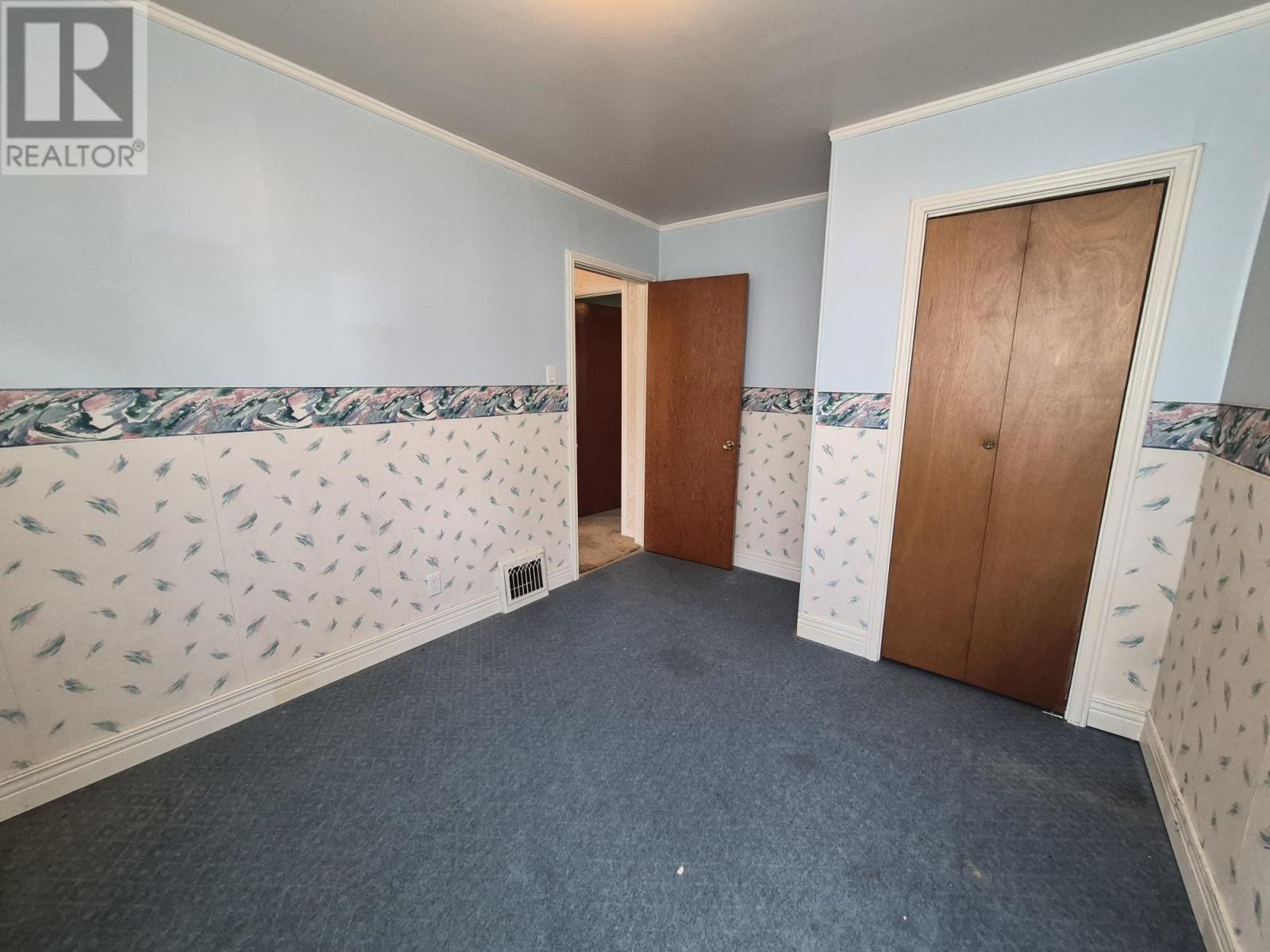 2 Laurier Ave - Image 11