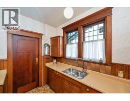 3107 Quadra St, Victoria, BC V8X1E9 Photo 40