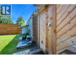 Ensuite - 3107 Quadra St, Victoria, BC V8X1E9 Photo 22