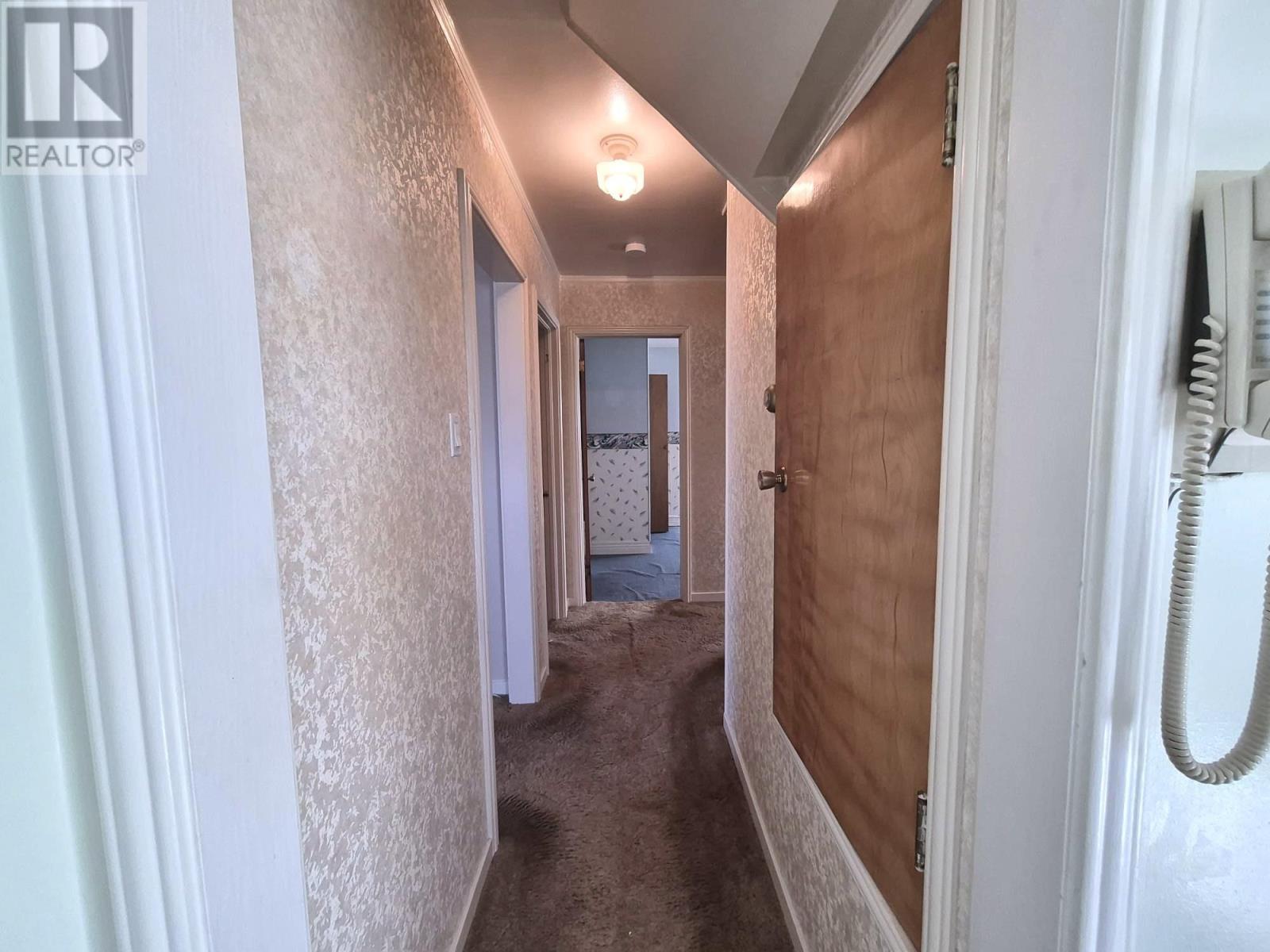 2 Laurier Ave - Image 8