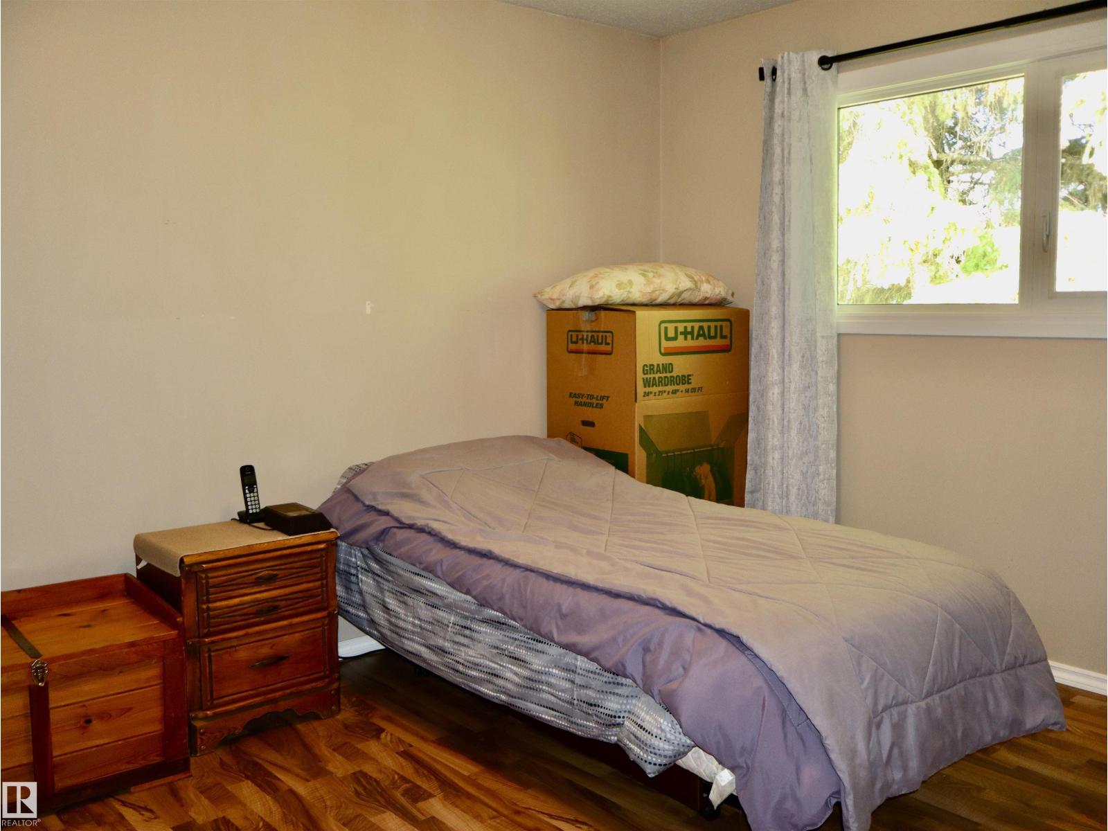 5530 46 street - 23