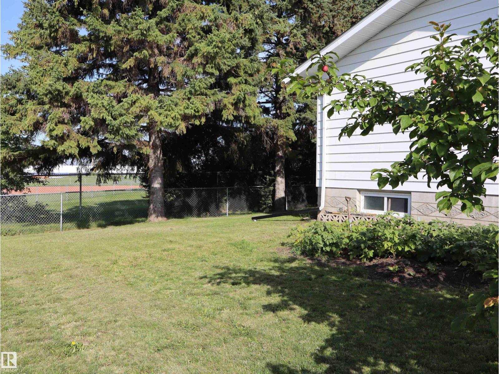 5530 46 street - Image 38